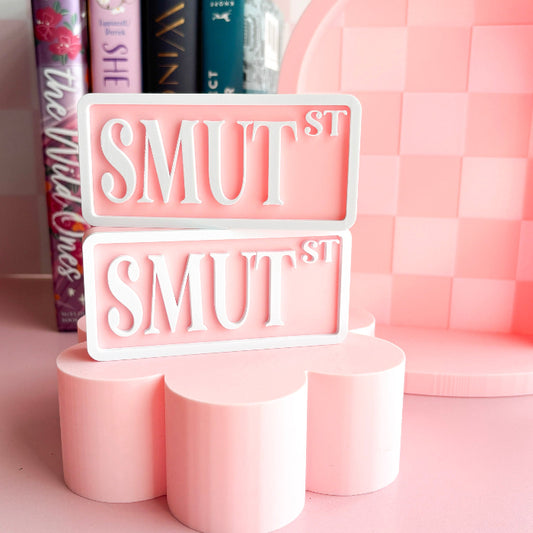 SMUT ST | BOOKSHELF SIGN