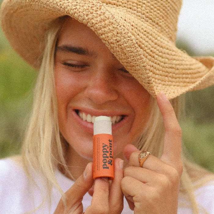 We combined sweet orange oil with a splash of vanilla and just like that…all the nostalgia of an orange creamsicle comes rushing right back. Add some citrus sunshine to your smile!