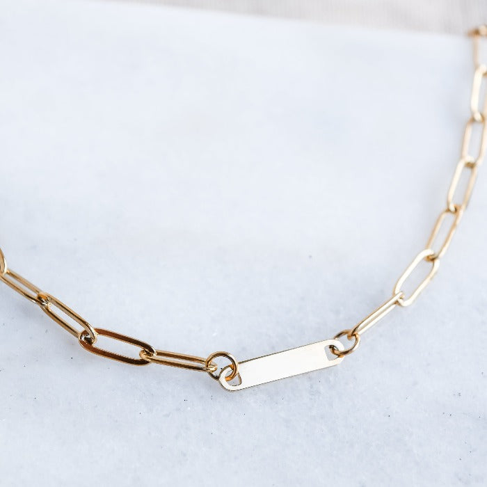 Engravable 1-Bar Paperclip Chain Necklace in gold